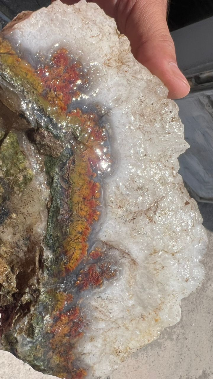 تولید و فروش سنگ های نیمه قیمتی ثنا در شیراز